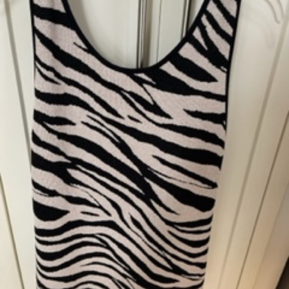 Elegant NEW Inc. International Animal Print Metallic Tank Top Large